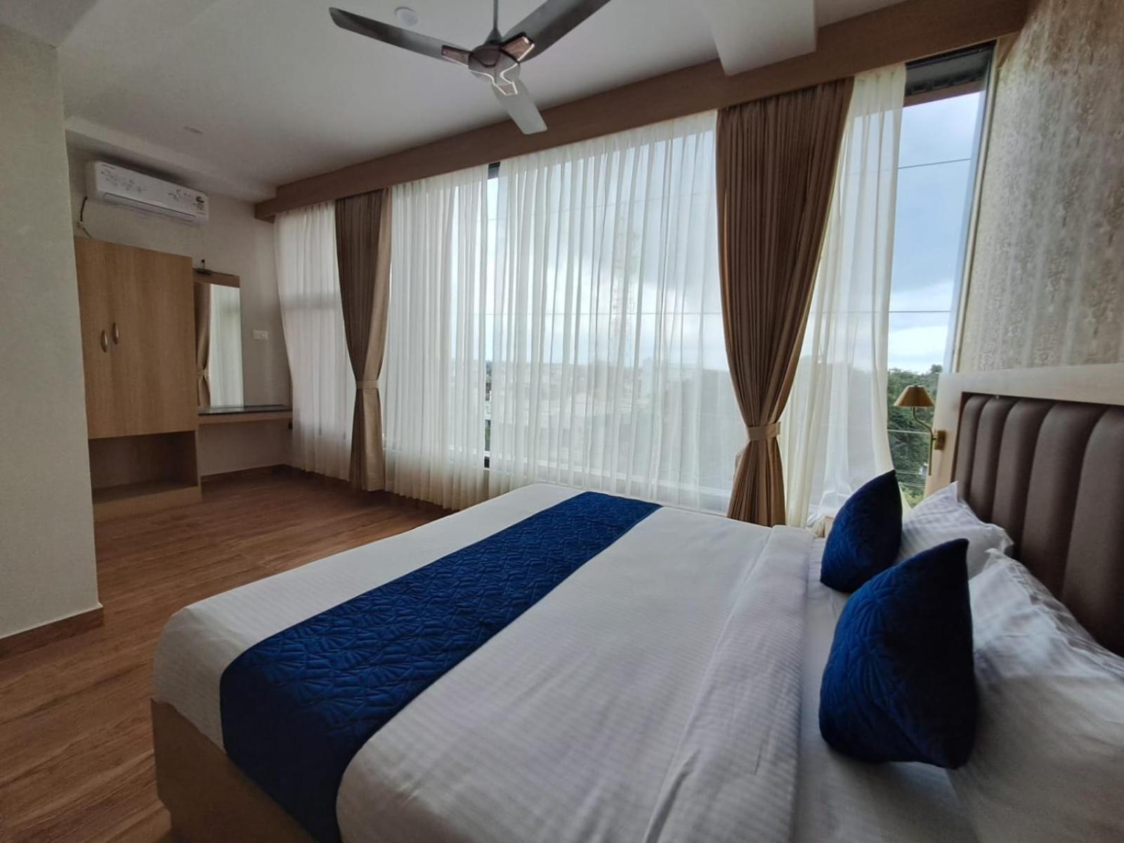 Sky Inn Mysore Eksteriør billede
