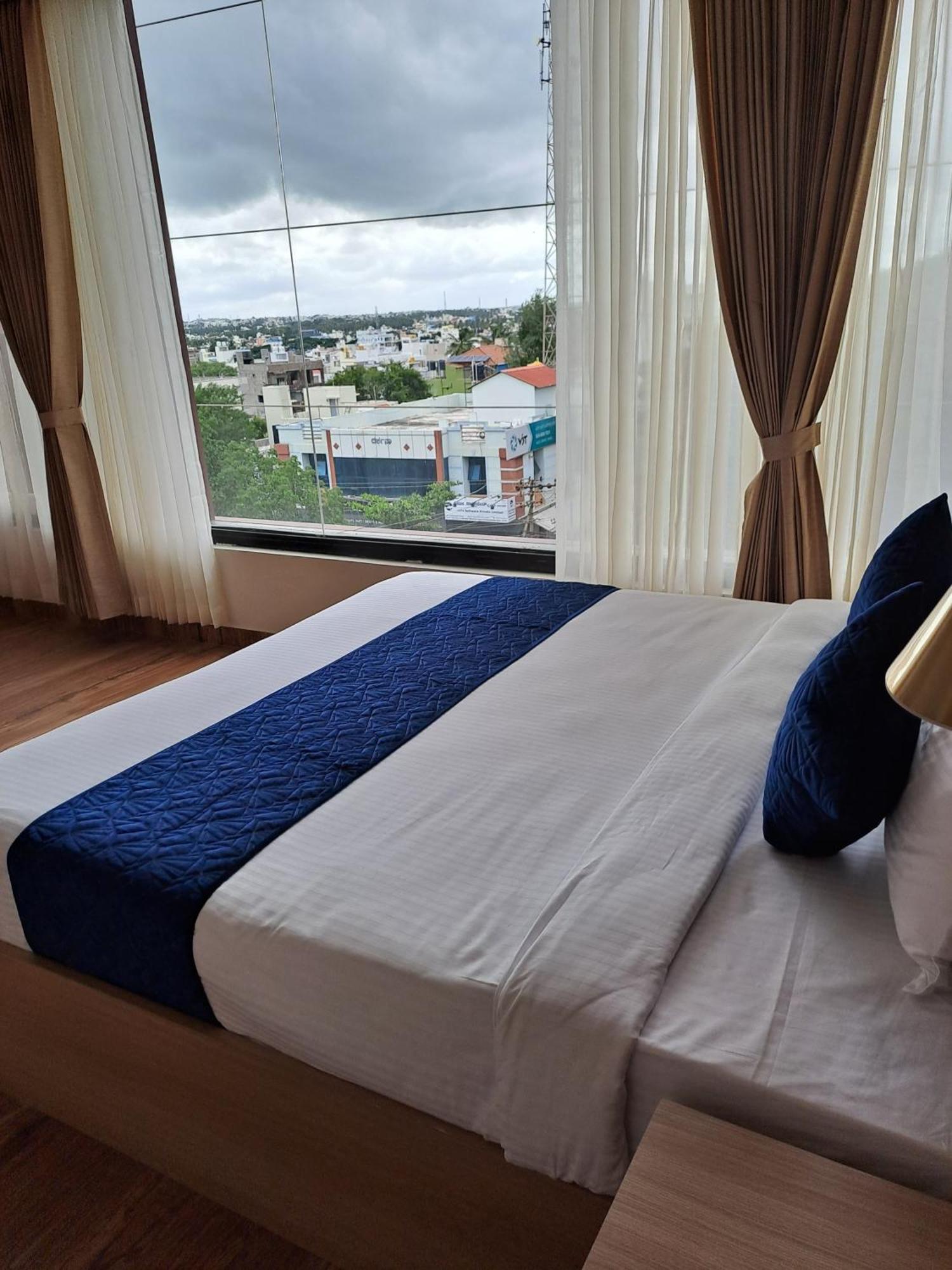 Sky Inn Mysore Eksteriør billede
