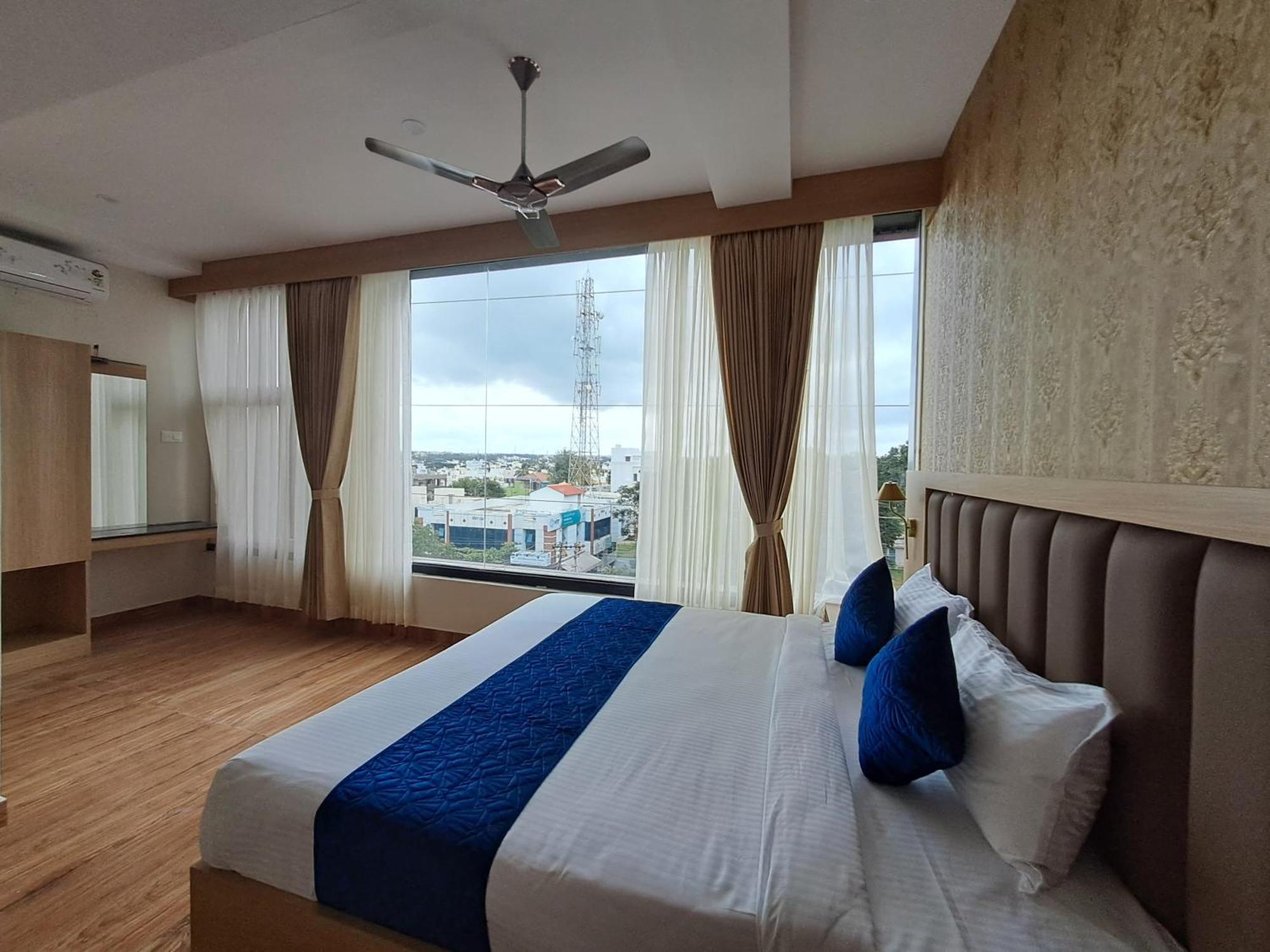 Sky Inn Mysore Eksteriør billede